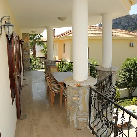 Villa Sari
